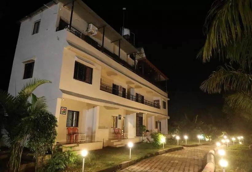 Hotelli Wanderlust Resort