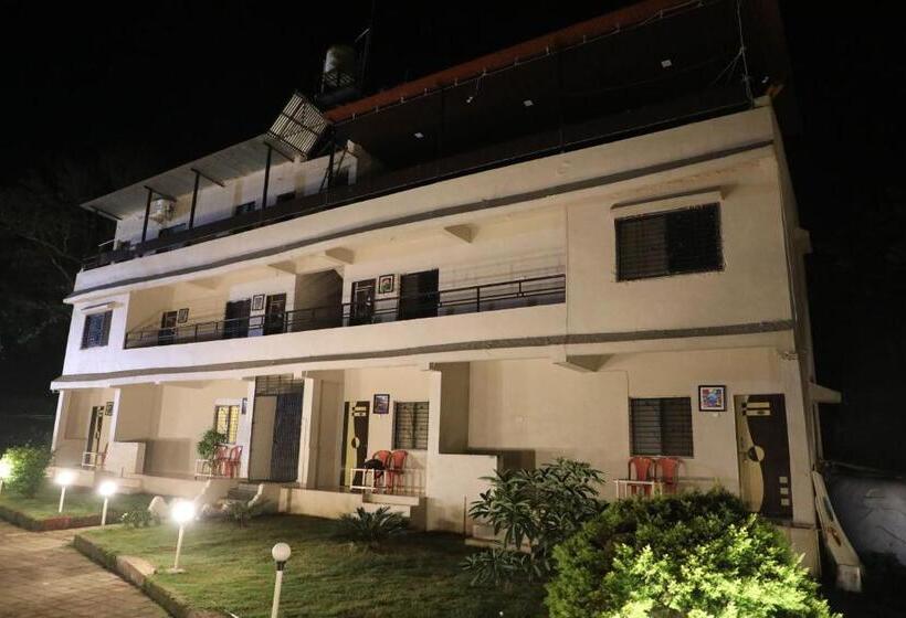 Hotel Wanderlust Resort