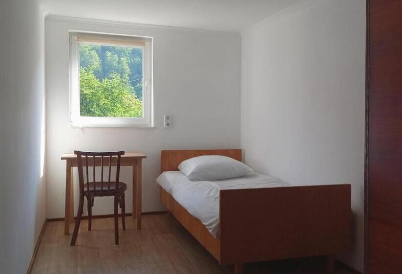 פנסיון садиба у галина та йосипа