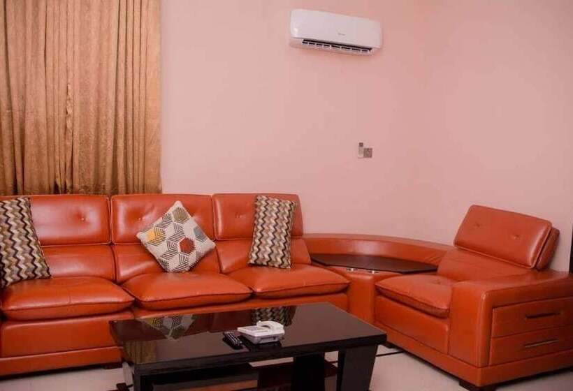 Fobbs Apartments And Suites