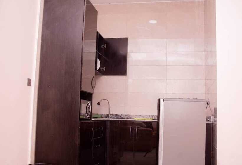 Fobbs Apartments And Suites