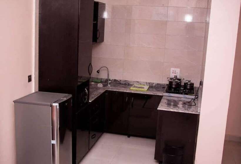 Fobbs Apartments And Suites