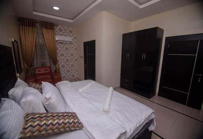 Fobbs Apartments And Suites