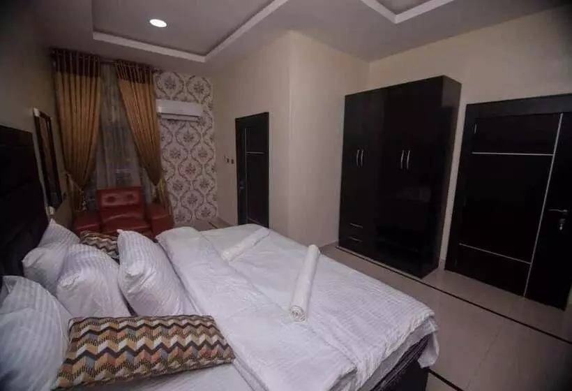 Fobbs Apartments And Suites