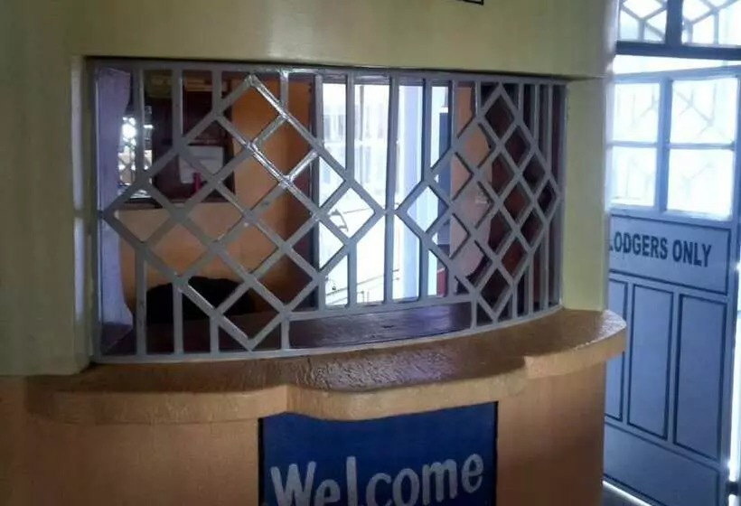 هتل Flavours Lodge   Gilgil