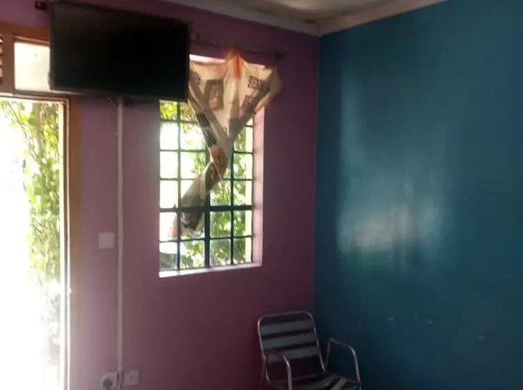 هتل Flavours Lodge   Gilgil