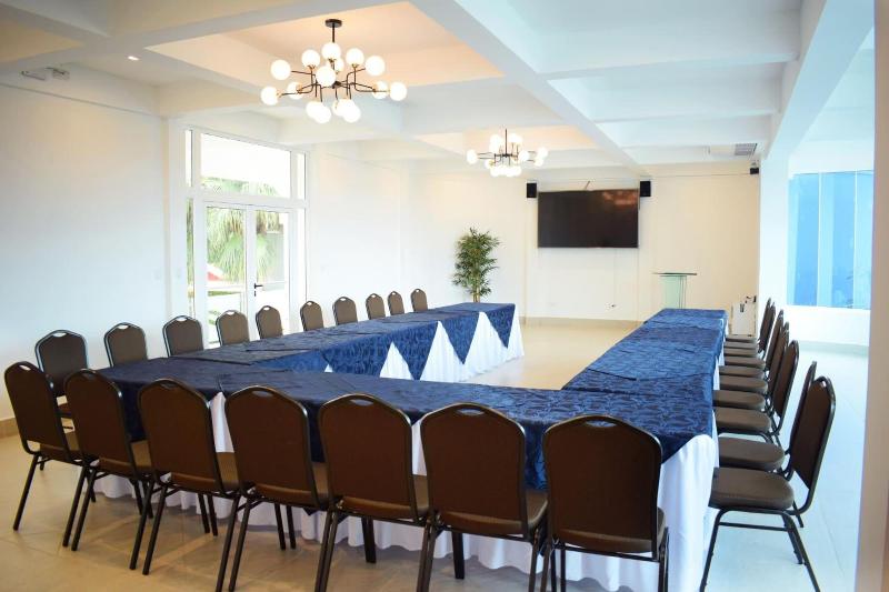 هتل Gran Costa Azul