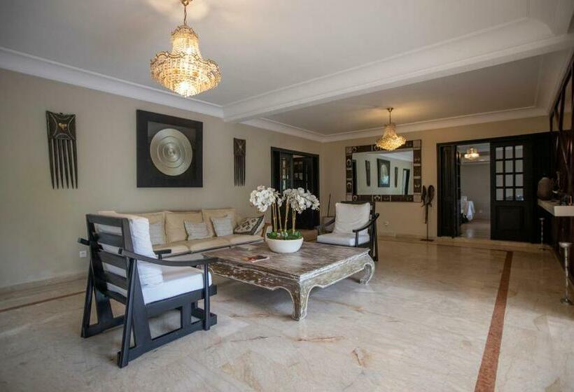 هتل La Baie Des Orchidées