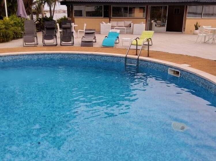 هتل La Baie Des Orchidées