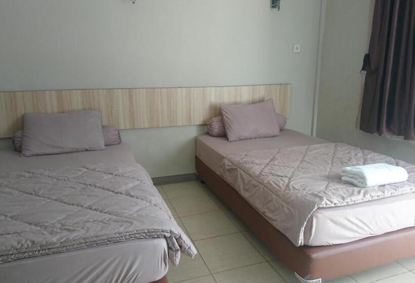 هتل Liberty Homestay