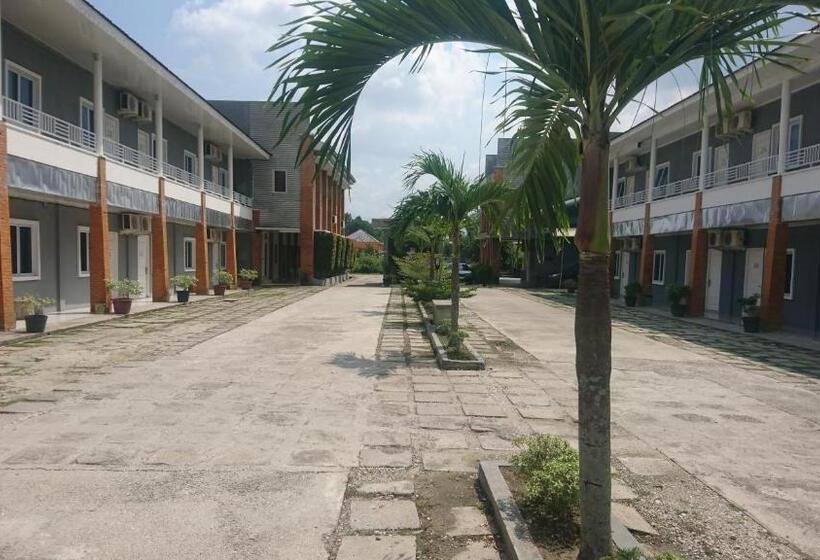 هتل Liberty Homestay