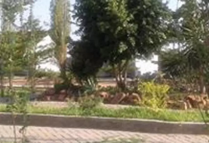 هتل Moyo Lodge