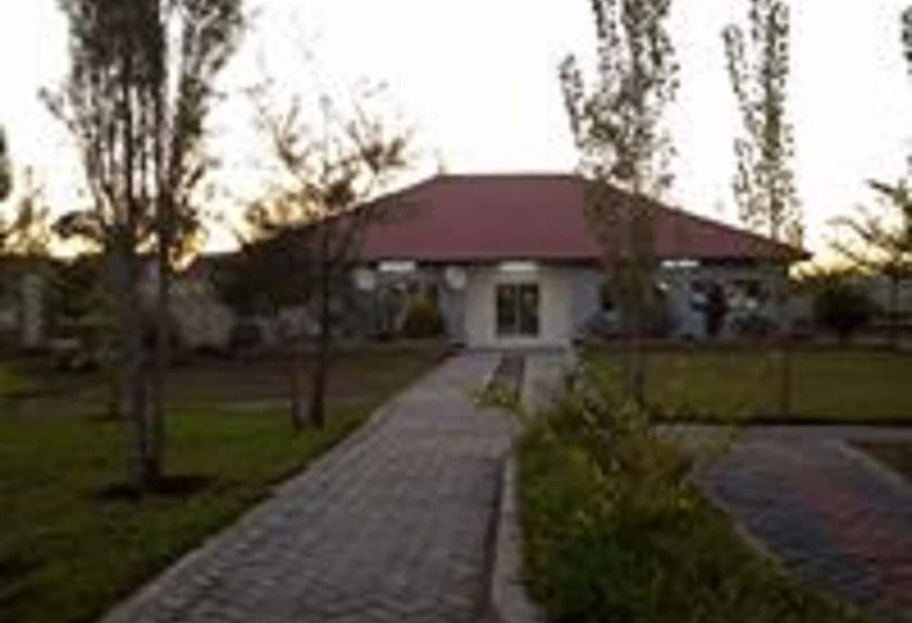 هتل Moyo Lodge