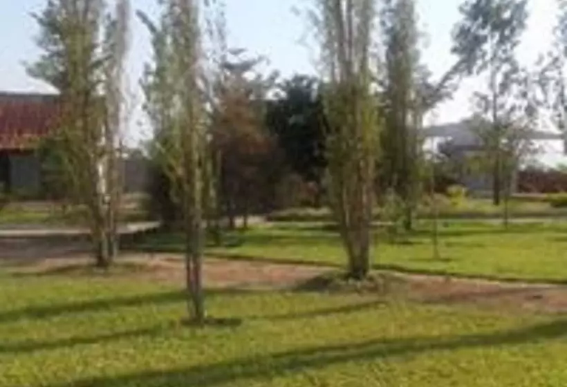 هتل Moyo Lodge