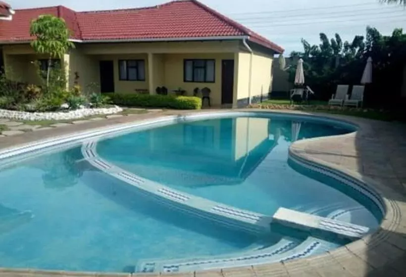 هتل Moyo Lodge