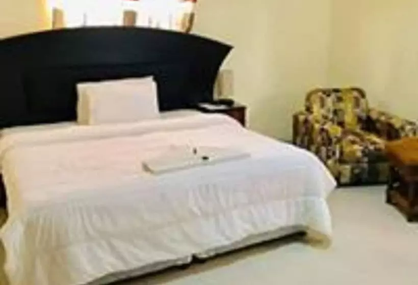 هتل Moyo Lodge