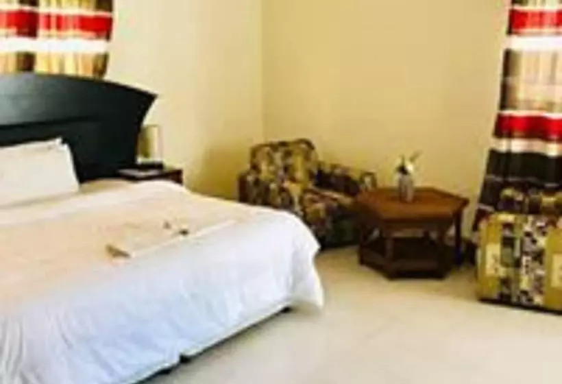 هتل Moyo Lodge