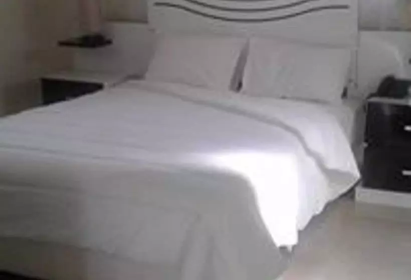 هتل Moyo Lodge