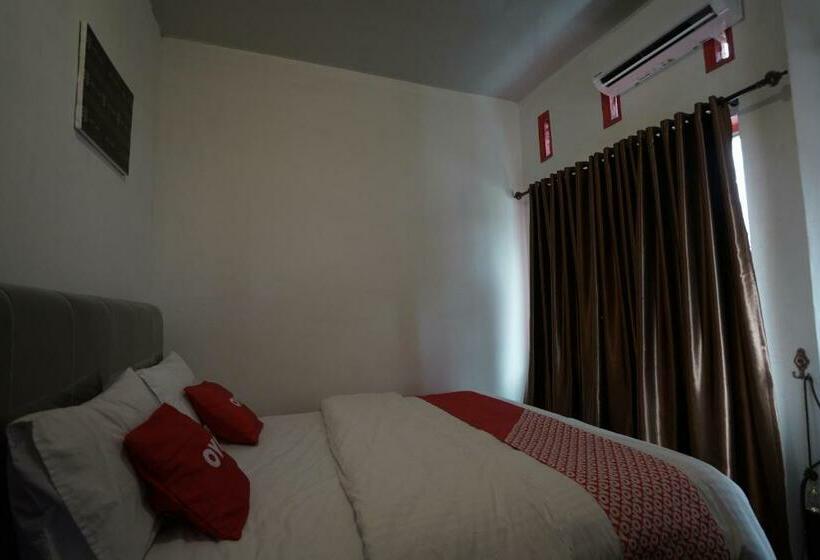 בית מלון כפרי Oyo 90645 Karisma Residence