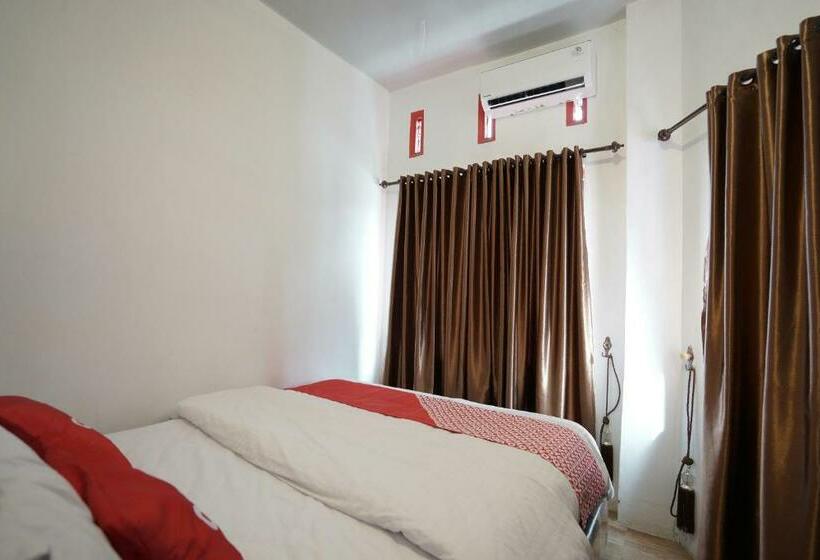 בית מלון כפרי Oyo 90645 Karisma Residence