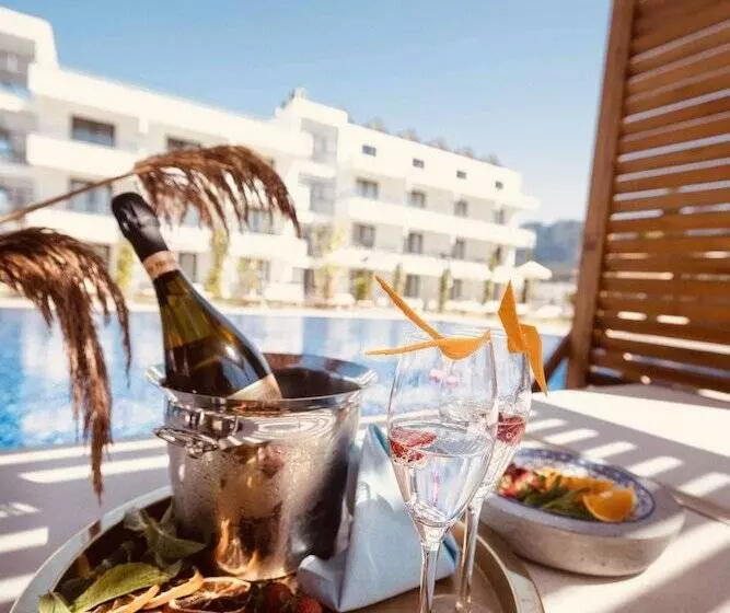 ホテル Palmonte Suites