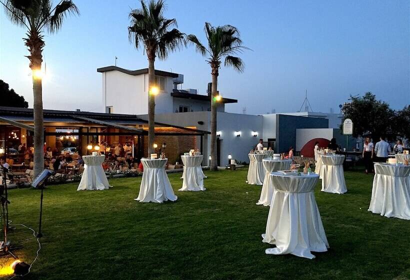 בית מלון כפרי Palmonte Suites