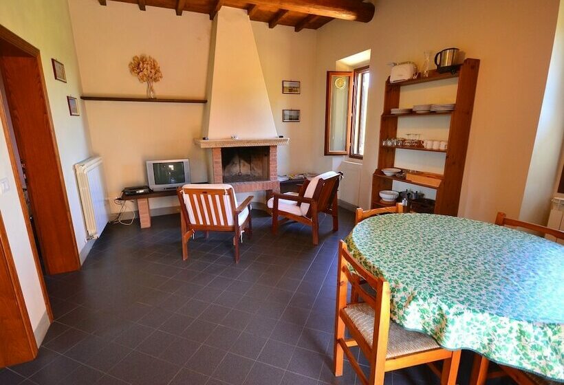 בית מלון כפרי Practical Apartment In Figline E Incisa Valdarno With Bbq