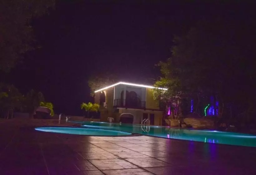 هتل The Lion Kingdom Sigiriya