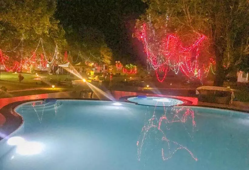 هتل The Lion Kingdom Sigiriya