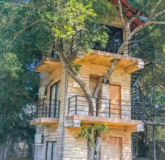 هتل The Lion Kingdom Sigiriya