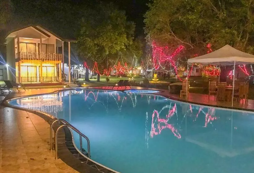 هتل The Lion Kingdom Sigiriya