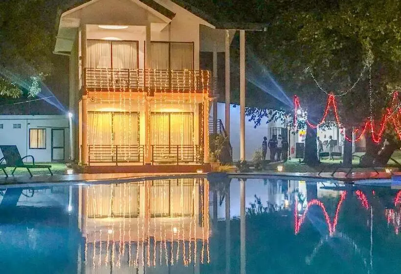 هتل The Lion Kingdom Sigiriya
