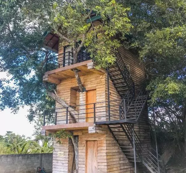 هتل The Lion Kingdom Sigiriya