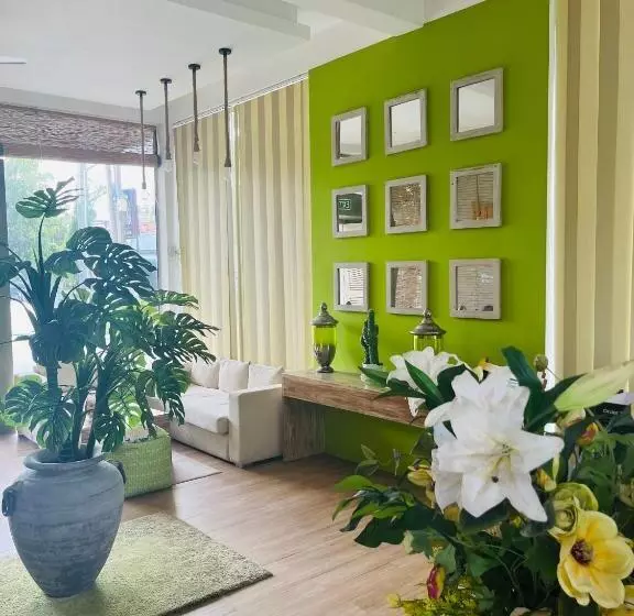 J Leaf Hotel By Blue Bird