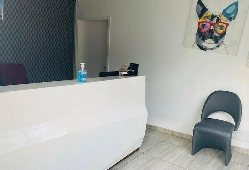 پانسیون Amarily Lodge