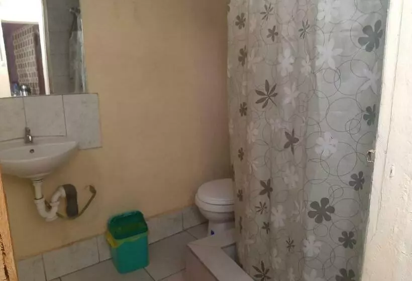 پانسیون Orkkowasi Backpackers