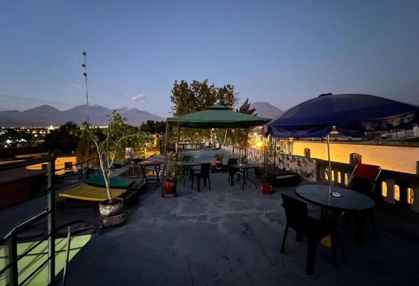 پانسیون Orkkowasi Backpackers