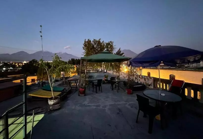 پانسیون Orkkowasi Backpackers