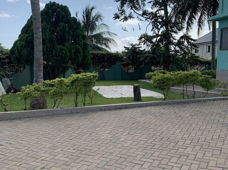 Sovitel Hotel And Restaurant