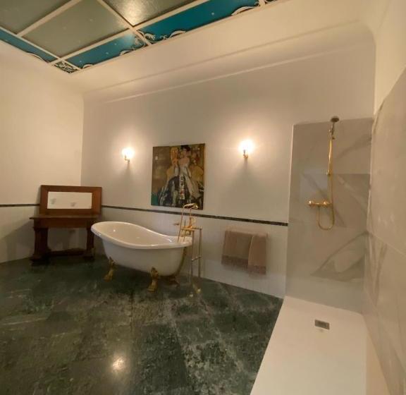 تختخواب و صبحانه Dimora Castelli