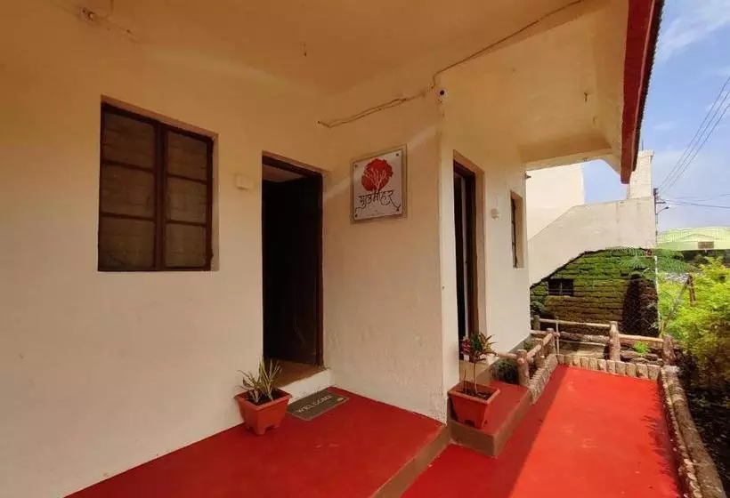Aamiaismajoitus (B&B) The Gulmohar