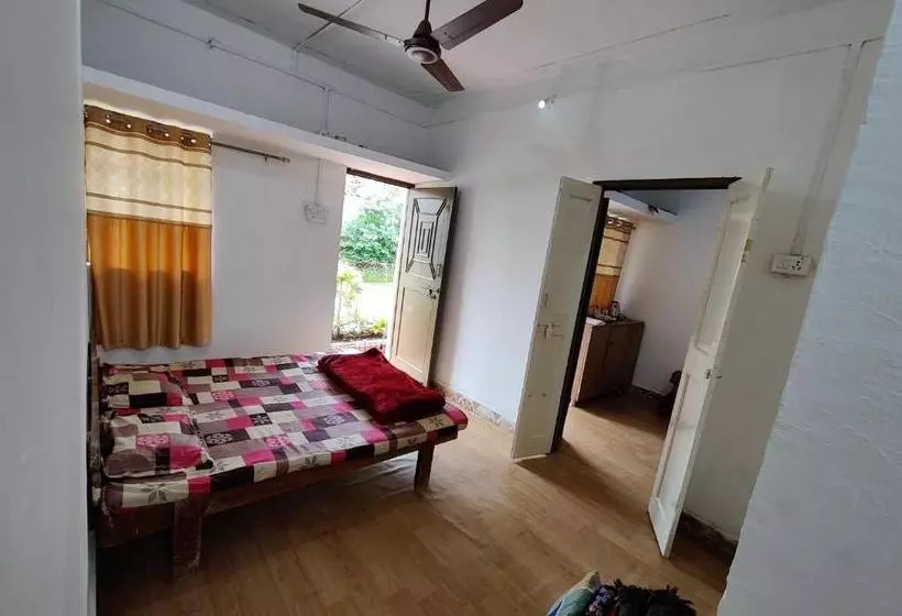 Aamiaismajoitus (B&B) The Gulmohar
