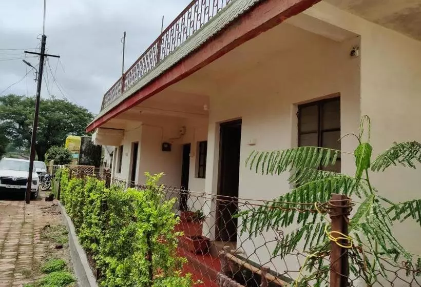 Aamiaismajoitus (B&B) The Gulmohar