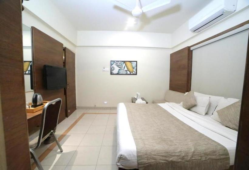 فندق Capital O 82151 Rio