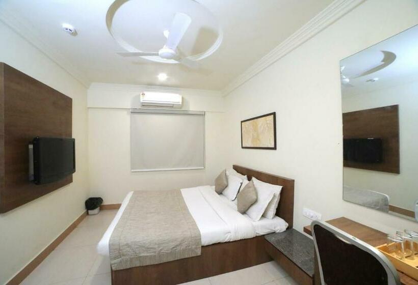 فندق Capital O 82151 Rio