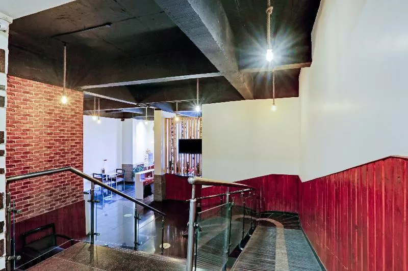 Hotelli Capital O 82341  Pallavii Aviidaa