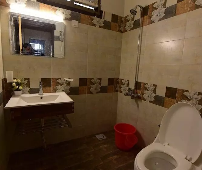 هتل La Orilla Muzaffarabad