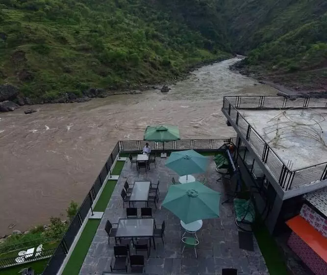 هتل La Orilla Muzaffarabad