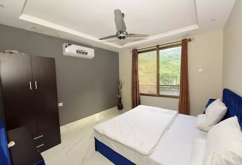 هتل La Orilla Muzaffarabad