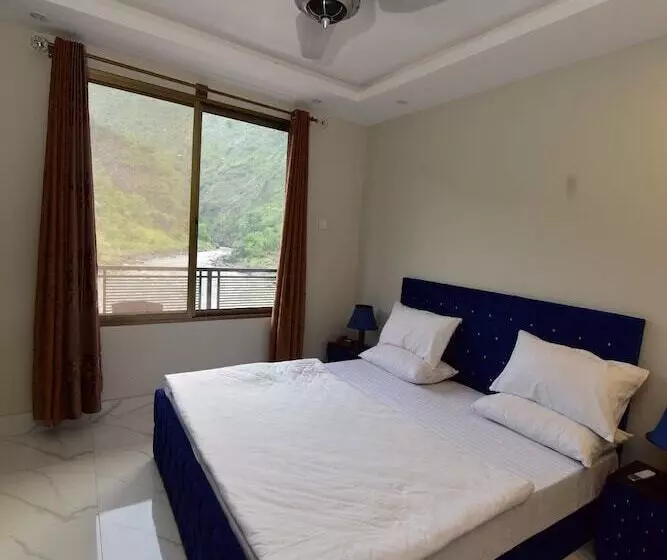 هتل La Orilla Muzaffarabad